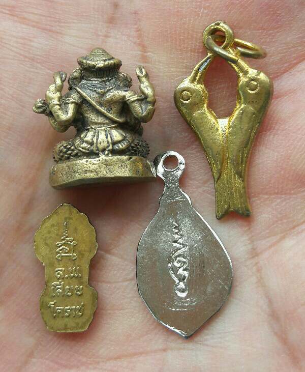 พระไม่ทราบที่ เคาะเดียว