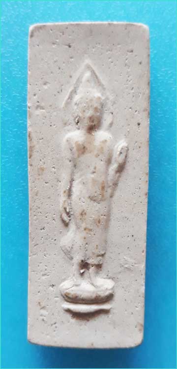 ..ลป.แก้ว วัดสะพานไม้แก่น พระพุทธลีลา ประทานพร เนื้อผงเก่าๆ หลัง พญานาค ผงสีขาว..