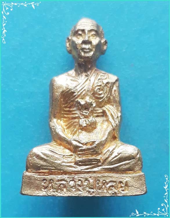 ..ลป.หลุย วัดลาดบัวขาว กทม พระรูปหล่อปั๊มรุ่นแรก กะไหล่ทอง ปี 45..