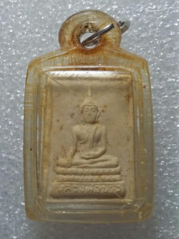 พระผงหลวงพ่อขาว วัดเสาธงกลาง สมุทรปราการ  เลี่ยมพลาสติก 