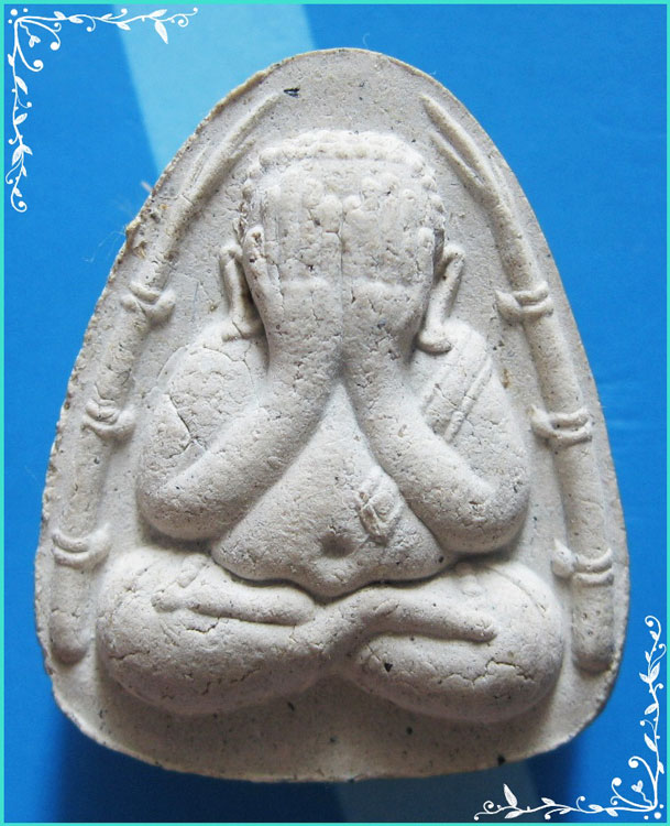 ..ลพ.เอียด วัดไผ่ล้อม อย. พระปิดตามหาลาภรุ่นแรก เนื้อผงผสมเกศา หลังยันต์ ปี 44 ฝังตะกรุดเงิน..