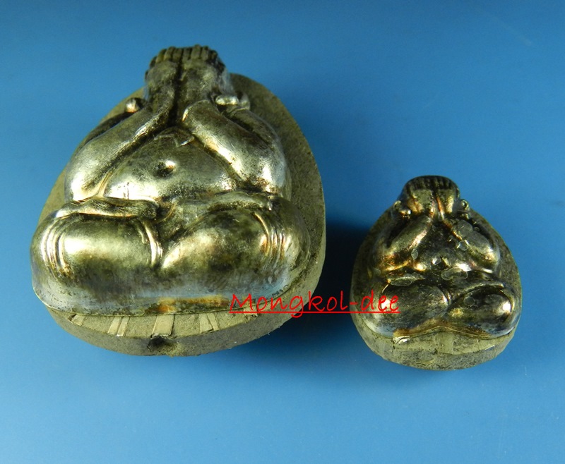 พระปิดตาหลวงพ่อคูณ ปริสุทโธ วัดบ้านไร่ คูณ88มหาเศรษฐี ปี53 เนื้อว่านเกศา หน้ากากเงิน+ตะกรุดเงิน #83