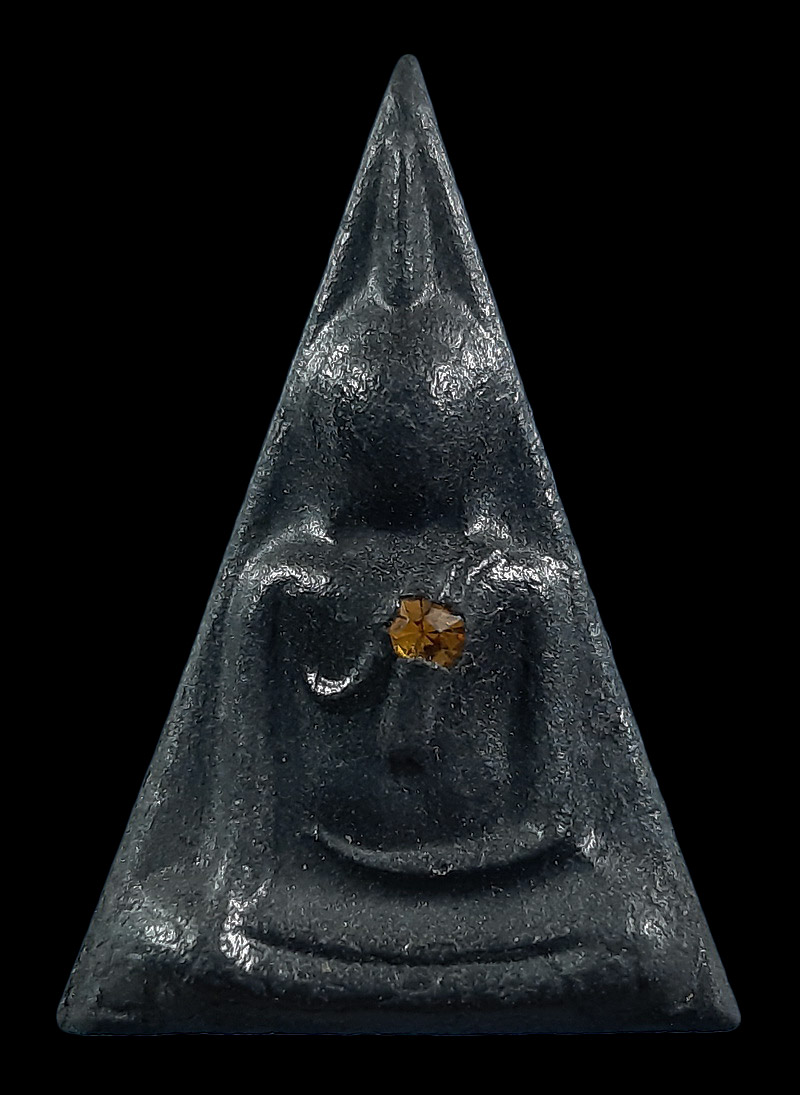 พระสมเด็จนางพญาเงินล้าน วัดพรหมรังษี กรุงเทพฯ รุ่นสามเหล่าทัพ ปี22 ฝังพลอยด้านหน้า 