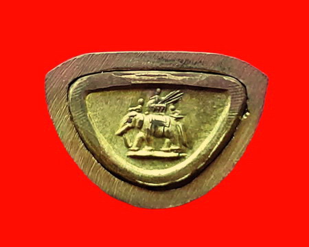 พระกริ่งพระนเรศวรชนะศึก จ.กาญจนบุรี ที่ระลึกจัดสร้างพระบรมราชานุสาวรีย์ ปี 2545 พร้อมกล่องเดิมค่ะ