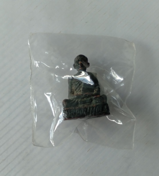 รูปหล่อหลวงปู่นุต