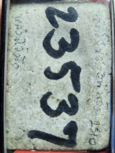 วัดไร่ขิง นครปฐม พระสมเด็จ พิมพ์สามพี่น้อง  ปี 2510 หลังลายนิ้วมือ รันหมายเลข พิมพ์ใหญ่