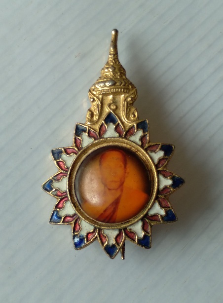 เข็มกลัดหลวงพ่อวิเชียร วัดเจดีย์งาม จ.เชียงใหม่ สร้างปี2527