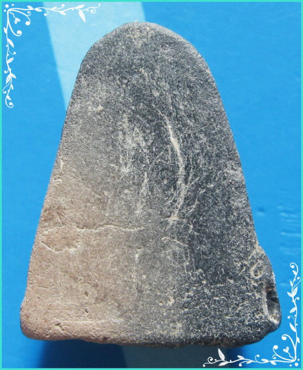 ..ลพ.ศรีธรรม วัดศรีธรรมาราม (ลิง) พระรูปเหมือน พิมพ์เต็มองค์ เนื้อดินผสมว่าน หลังเรียบ ปี 05..