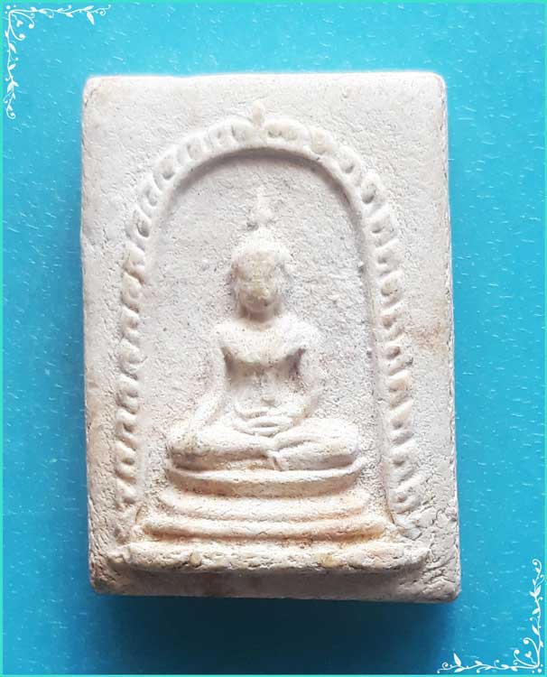 ..วัดรัตนชัย อย. พระผง พิมพ์ พระพุทธ เนื้อผงเก่าๆ หลัง ลพ.อยู่ ปี 18 พิมพ์เล็ก..