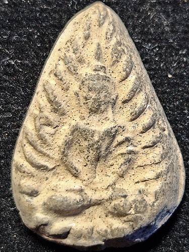 วัดบวรมงคล (วัดลิงขบ) กทม พระพิมพ์กลีบบัว แขน 2 ขีด