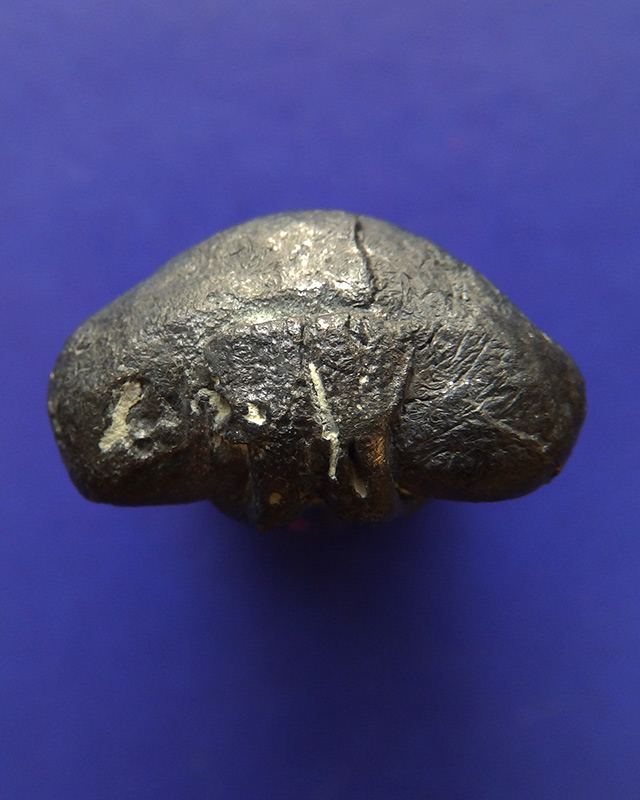 1.ปิดตามหาอุตม์เนื้อแร่ รุ่น 2 หลวงพ่อแช่ม วัดดอนยายหอม จ.นครปฐม พ.ศ. 2536 สูง 1 นิ้ว