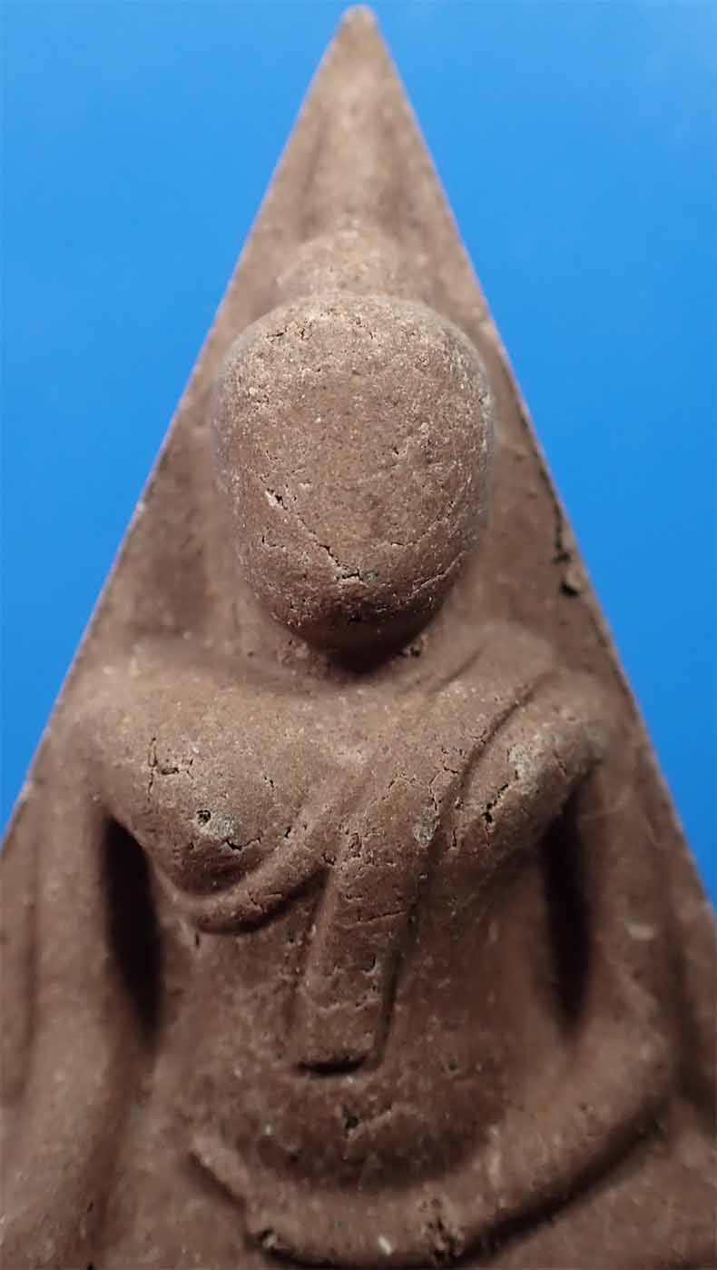 ขายขาดทุน!!!พระนางพญา วัดนางพญา จังหวัดพิษณุโลก+บัตรรับรองพระแท้*130