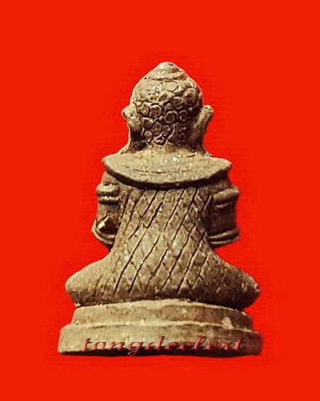 พระชัยวัฒน์ตะละกุล หลวงพ่ออุตตมะ วัดวังก์วิเวการาม จ.กาญจนบุรี เนื้อว่าน108 ฝังพลอยเสก สวยมากค่ะ