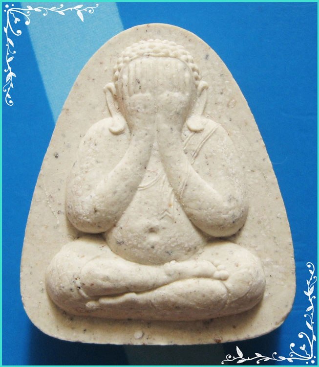 ..ลป.ทองดำ วัดท่าทอง อด. พระปิดตามหาลาภ เนื้อผงเก่าๆ หลังยันต์ รุ่น เหล็กน้ำพี้ โค้ดเงิน ปี 37..