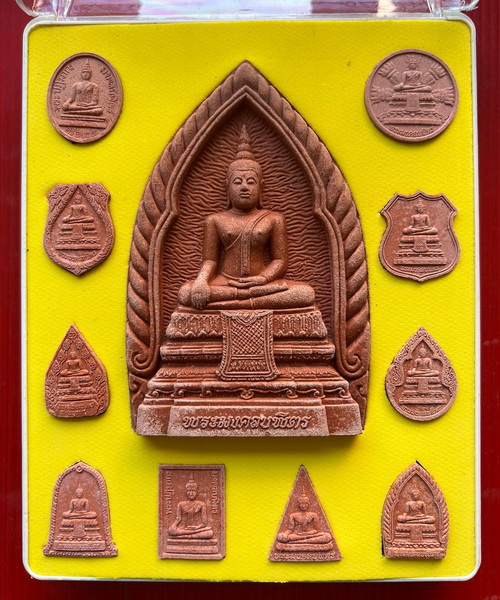 250.- พระมงคลบพิตร รุ่นกรุงเก่า (พิเศษ) จังหวัดพระนครศรีอยุธยา ปี52 ทั้งชุด 11 องค์ พร้อมกล่องเดิม