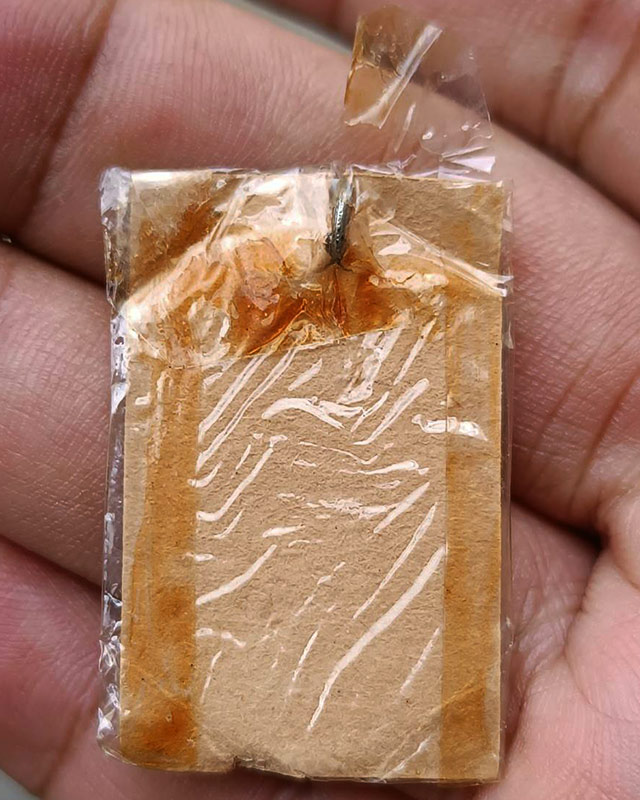 1.เหรียญเสมาฉลอง 25 พุทธศตวรรษ เนื้ออัลปาก้า พิมพ์แขนโต หลังยันต์ชิด บล็อคนิยม แกะจากกระดาษแก้วห่อเด