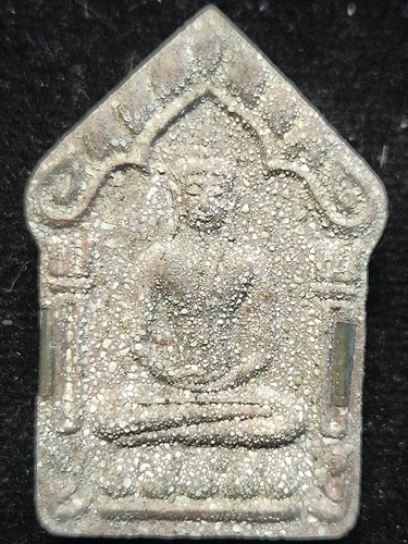 พระขุนแผนหลวงปู่ฤทธิ์ รุ่นรวยเงินรวยทอง ปี 2547 เนื้อแดงผงผสมว่าน วัดชลประทานฯ จ.บุรีรัมย์ อาจารย์เป