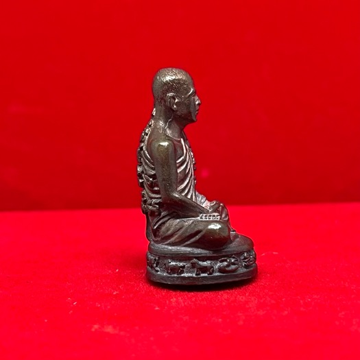 	รูปหล่อรอยองค์ 12 นักษัตร พระอาจารย์ต้อม วัดท่าสะแบง ก้นอุดมวลสารพุทธคุณฝังตะกรุดสร้างน้อยหายาก