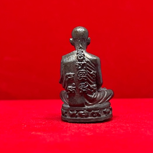 	รูปหล่อรอยองค์ 12 นักษัตร พระอาจารย์ต้อม วัดท่าสะแบง ก้นอุดมวลสารพุทธคุณฝังตะกรุดสร้างน้อยหายาก