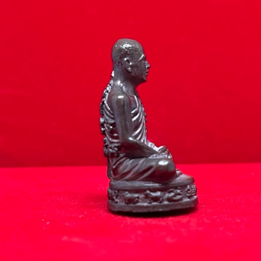 	รูปหล่อรอยองค์ 12 นักษัตร พระอาจารย์ต้อม วัดท่าสะแบง ก้นอุดมวลสารพุทธคุณฝังตะกรุดสร้างน้อยหายาก