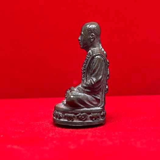 	รูปหล่อรอยองค์ 12 นักษัตร พระอาจารย์ต้อม วัดท่าสะแบง ก้นอุดมวลสารพุทธคุณฝังตะกรุดสร้างน้อยหายาก