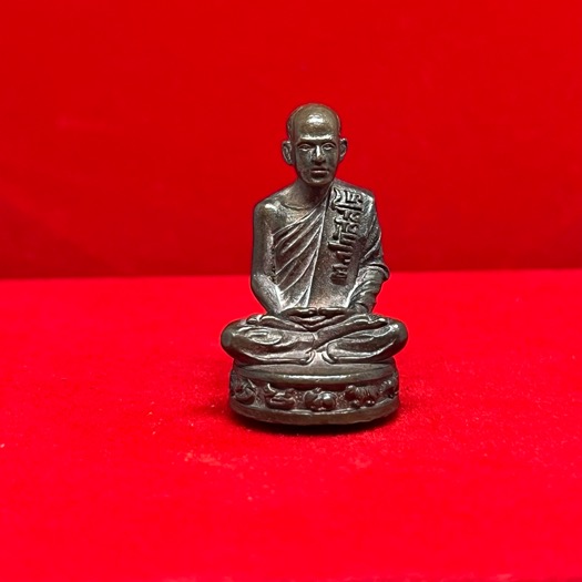 รูปหล่อรอยองค์ 12 นักษัตร พระอาจารย์ต้อม วัดท่าสะแบง ก้นอุดมวลสารพุทธคุณ