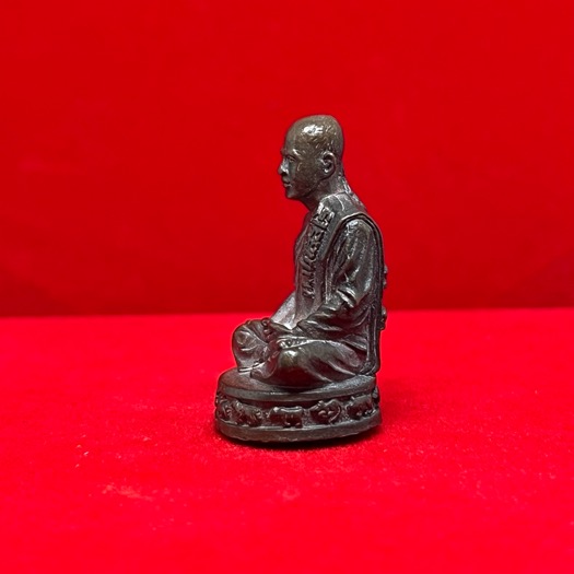 รูปหล่อรอยองค์ 12 นักษัตร พระอาจารย์ต้อม วัดท่าสะแบง ก้นอุดมวลสารพุทธคุณ