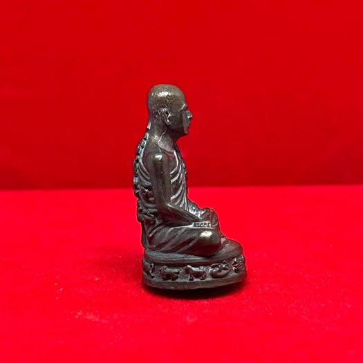 รูปหล่อรอยองค์ 12 นักษัตร พระอาจารย์ต้อม วัดท่าสะแบง ก้นอุดมวลสารพุทธคุณ