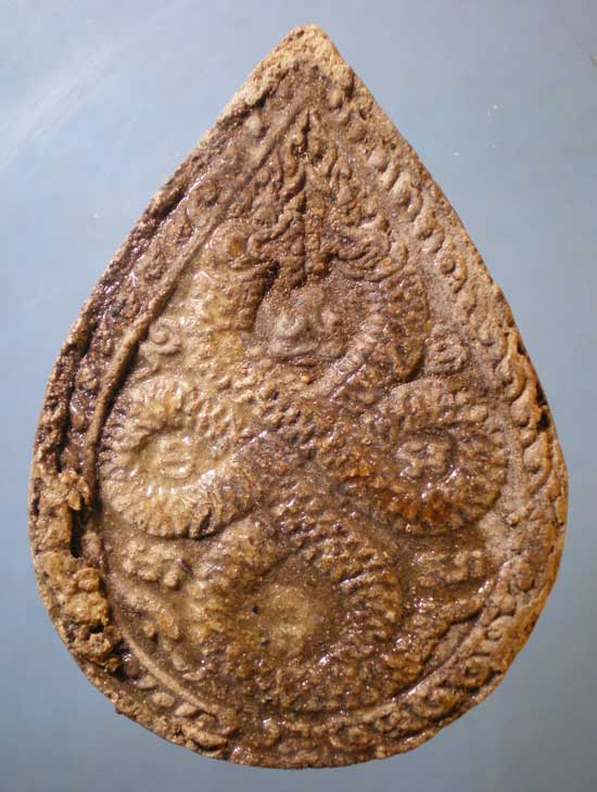 หลวงพ่อทองคำ หลัง นาคเกี้ยว  วัดสันตยาวาส เมือง เลย