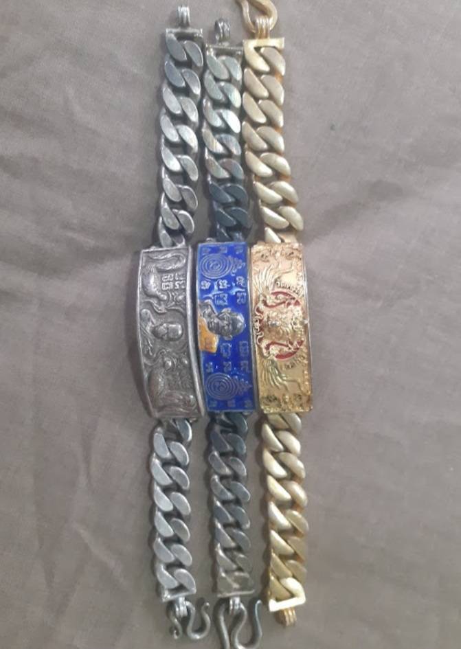 เลส 4 บาท หลวงพ่อรวย รุ่น 48 เลส 4 บาท รุ่นแรกวัดครุฑ  เลส 4 บาทลงยา ปี 49 วัดพระญาติ อยุธยา