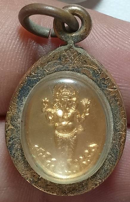 เหรียญพระพิฆเนศ หลังพระประจำวันจันทร์ เลี่ยมไมค่อน 