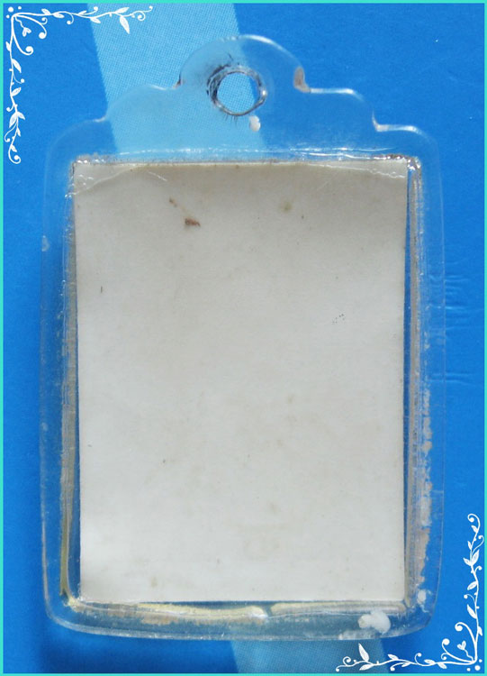 ..ครูบาสร้อย วัดมงคลคีรีเขตต์ ตก. รูปถ่ายสี เต็มองค์ ฉากเขียว หลังเรียบ เลี่ยมเดิม..