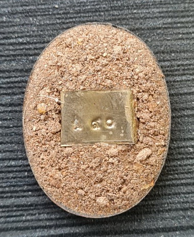 ล็อกเก็ตเศรษฐี ๒๕๖๕..ซีเปียหลังอุดมวลสาร กล่องเดิม..ลป.นน สำนักสงฆ์เขาพรานธูป ประจวบฯ / ส่ง ems