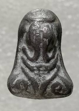 พระปิดตา หลวงปู่เอี่ยม วัดโคนอน ภาษีเจริญ กรุงเทพฯ เนื้อชินตะกั่ว ตอกโค้ต