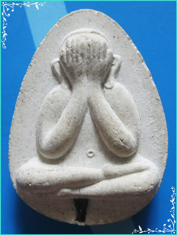 ..ลป.นิล วัดครบุรี นม. พระปิดตาจัมโบ้ เนื้อผงเก่าๆ หลังยันต์ รุ่นเสาร์ห้า ปี 36 ฝังตะกรุด..