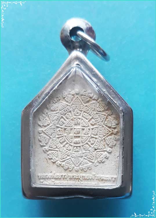 ..ลพ.ขาว วัดหน้าพระเมรุ พระผงรูปเหมือน เต็มองค์ หลังยันต์ มงกุฎพระพุทธเจ้า เลี่ยมตลับ..