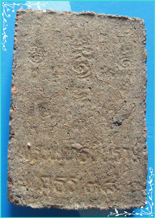 ..ลป.คำดี วัดป่าภูธรพิทักษ์ พระพุทธชินราชภูธร เนื้อผงว่าน หลังยันต์..