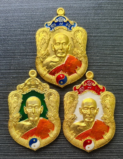 เคาะแรกแดง...มังกรพันล้าน ๒๕๖๓..ทองทิพย์ลงยา ๓ เหรียญ กล่องเดิม..ลพ.พัฒน์ วัดห้วยด้วน จ.นครสวรรค์ 