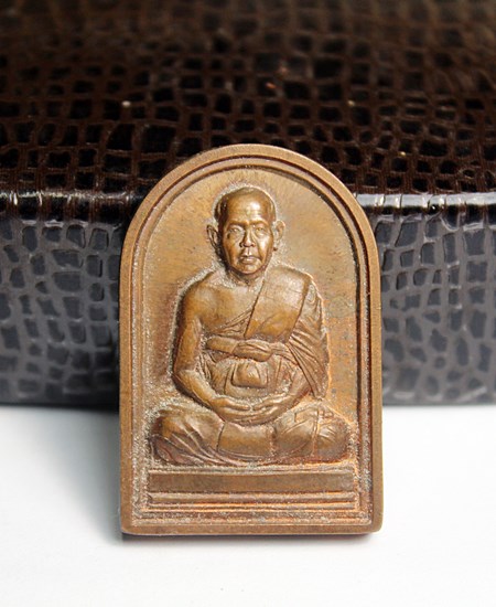 E354เหรียญพระวิสุทธาธิบดี วัดสุทัศน์ ปี ๒๕๓๙ ปั้มหนามาก สภาพสวยเดิมๆ สภาพสวยๆเดิมๆ