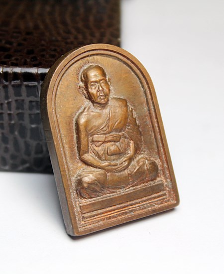 E354เหรียญพระวิสุทธาธิบดี วัดสุทัศน์ ปี ๒๕๓๙ ปั้มหนามาก สภาพสวยเดิมๆ สภาพสวยๆเดิมๆ