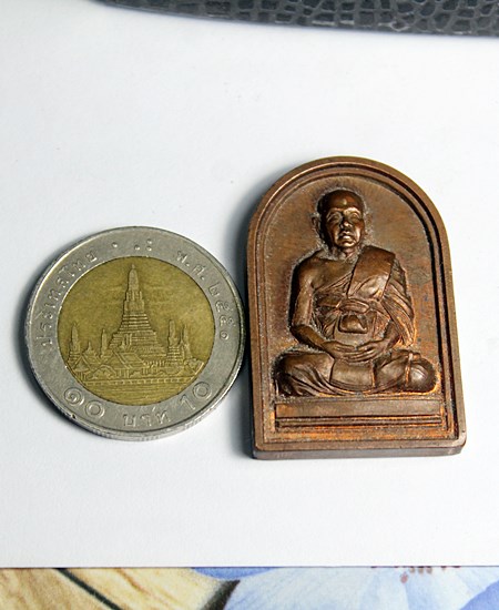 E354เหรียญพระวิสุทธาธิบดี วัดสุทัศน์ ปี ๒๕๓๙ ปั้มหนามาก สภาพสวยเดิมๆ สภาพสวยๆเดิมๆ