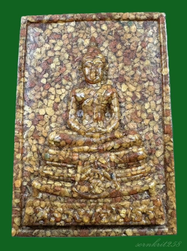 พระผงพระพุทธโสธร (ลพ.โสธร) ภปร. เนื้อผงกระเบื้องหลังคาโบสถ์ ปี 2538 กล่องเดิมๆ ผ้ากํามะหยี่เดิมๆ