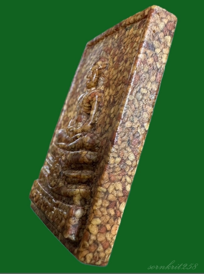 พระผงพระพุทธโสธร (ลพ.โสธร) ภปร. เนื้อผงกระเบื้องหลังคาโบสถ์ ปี 2538 กล่องเดิมๆ ผ้ากํามะหยี่เดิมๆ
