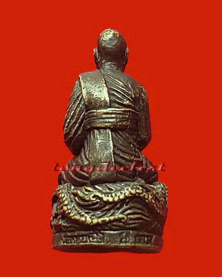 รูปหล่อหลวงพ่ออุตตมะขี่มังกรกายสิทธิ์ รุ่น 1 ออกวัดดอนงิ้ว จ.กาญจนบุรี ใต้ฐานอุดกริ่ง สวยมากค่ะ