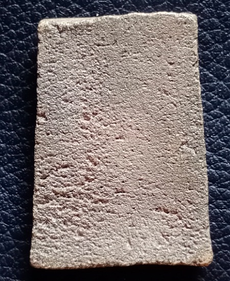 สมเด็จเขี้ยวแก้ว เนื้อผงแร่เหล็กไหลพิมพ์ใหญ่ หลวงปู่ก๋วน วัดตะเคียนทอง เคาะเดียว