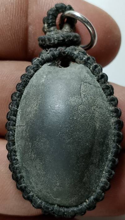 เบี้ยแก้ เปลือย ถักเชือก 