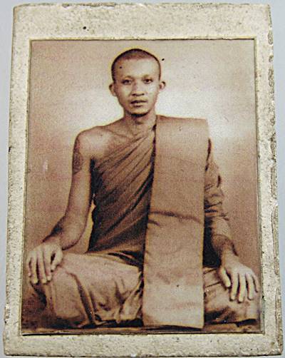 พระผงพิมพ์พุทธซ้อน หลังรูปถ่าย หลวงพ่อชำนาญ วัดบางกุฏีทอง ปทุมธานี