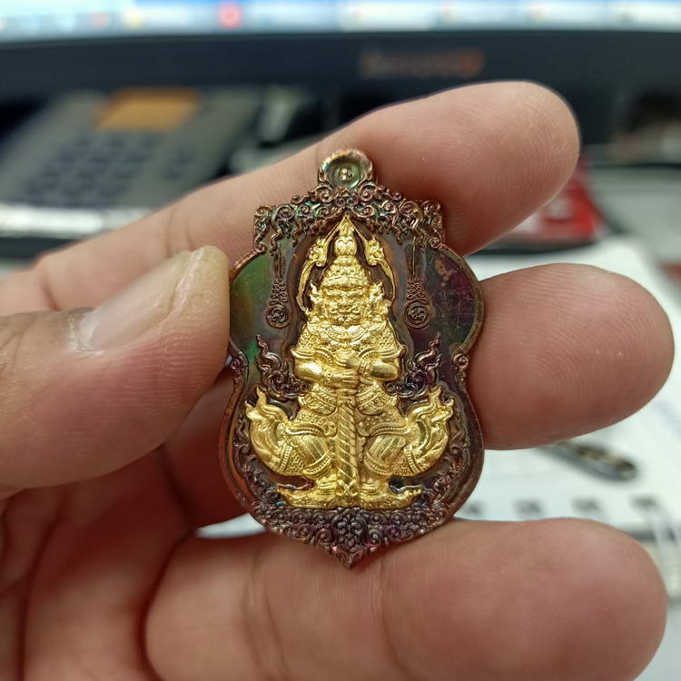 เหรียญท้าวเวสสุวรรณหลังปู่ภุชงค์นาคราช รุ่นบันดาลทรัพย์ วัดเชิงเลน อ.ปากเกร็ด จ. นนทบุรี เนื้อทองแดง