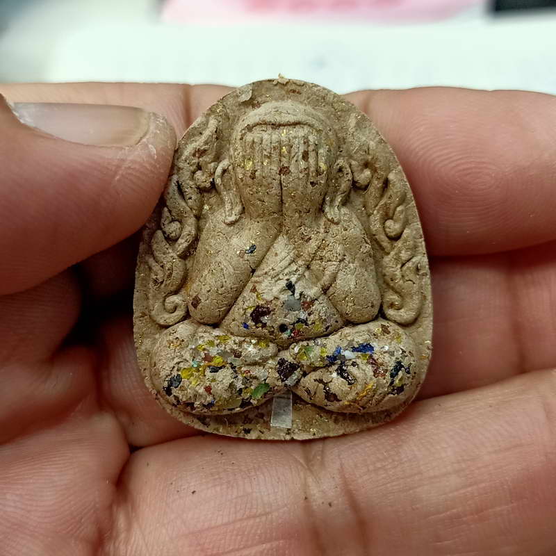 พิมพ์พระปิดตากนกข้างบูชาครู หลวงปู่โต๊ะ ออกโดยหลวงพ่อนงค์ วัดบางน้ำชน ฝั่งธนบุรี จ.กรุงเทพ ปี 2565