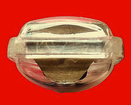 รูปเหมือนลอยองค์เนื้อว่านผสมชานหมาก หลวงพ่อชำนาญ วัดบางกุฎีทอง จ.ปทุมธานี มีรอยจารค่ะ